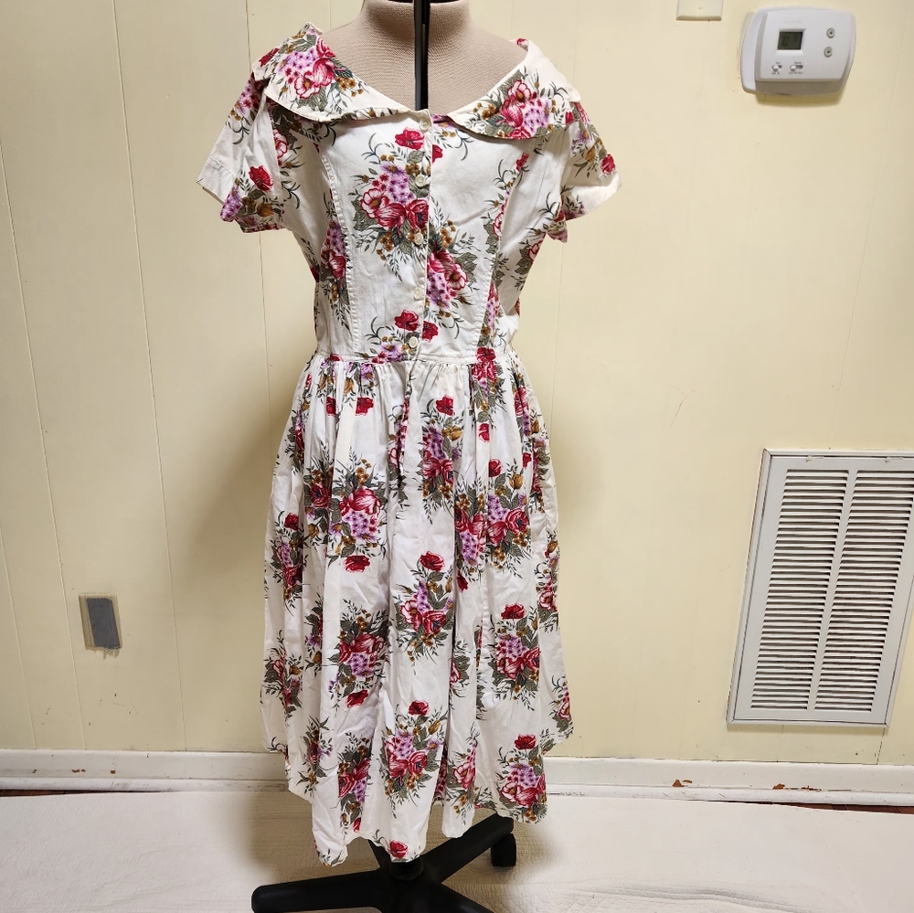 Floral Vintage Dress - Picture 3 of 7